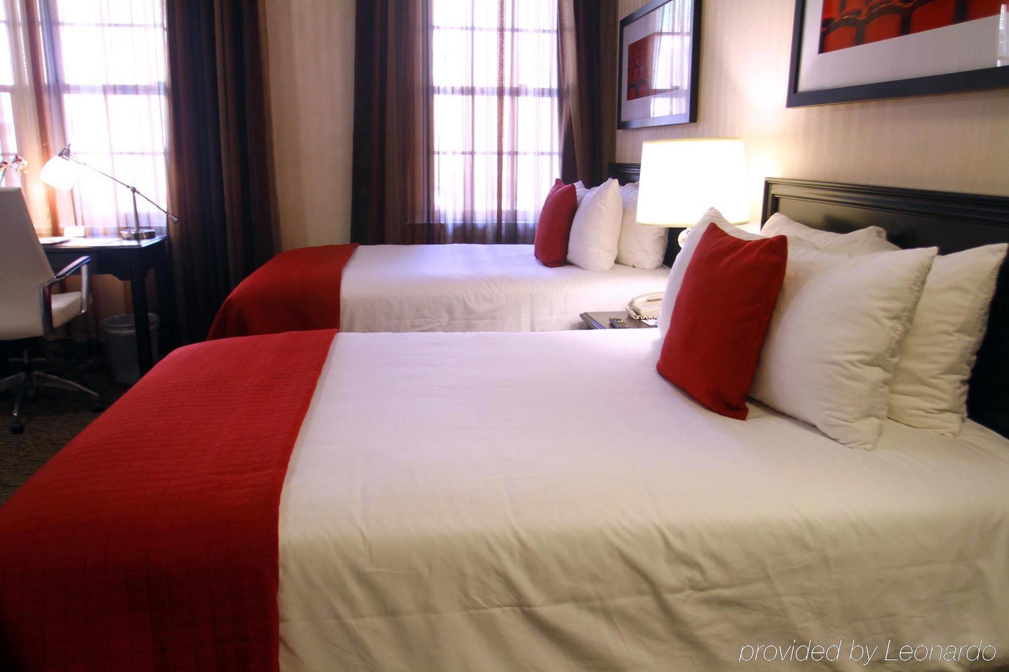 Artmore Hotel 3*